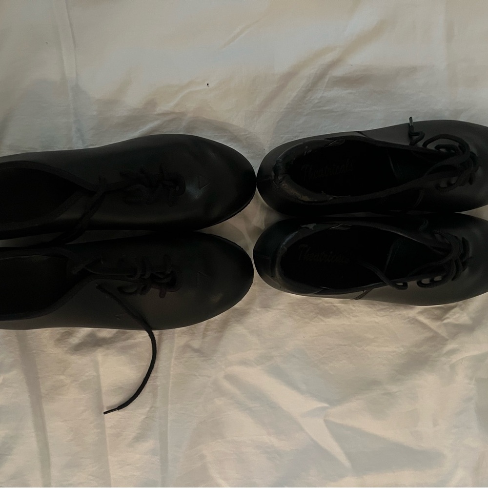 THEATRICALS TAP SHOES
